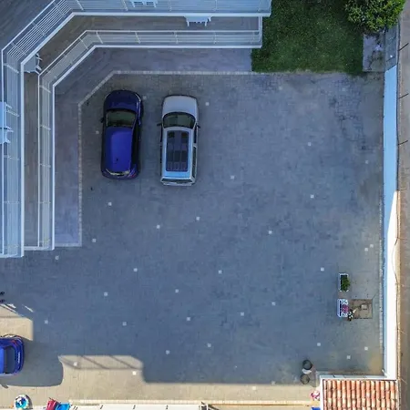 Apartment Eclisse House - Close To The Villaggio San Leonardo
